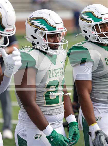 Thumbnail 1 in DeSoto @ Southlake Carroll (UIL 6A D2 Football Semifinal) photogallery.