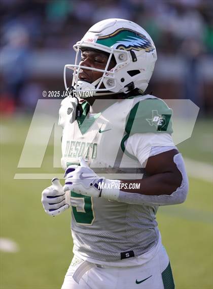 Thumbnail 2 in DeSoto @ Southlake Carroll (UIL 6A D2 Football Semifinal) photogallery.