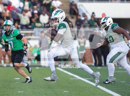 Thumbnail 3 in DeSoto @ Southlake Carroll (UIL 6A D2 Football Semifinal) photogallery.