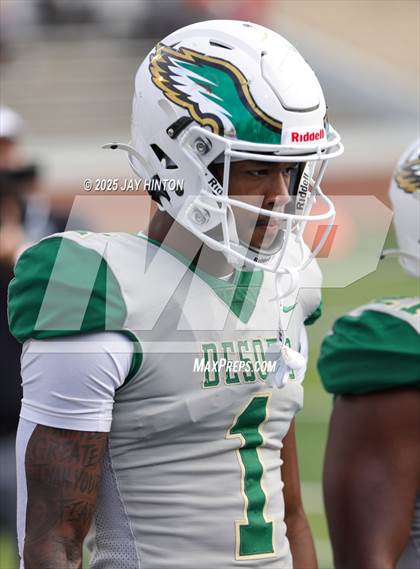 Thumbnail 2 in DeSoto @ Southlake Carroll (UIL 6A D2 Football Semifinal) photogallery.