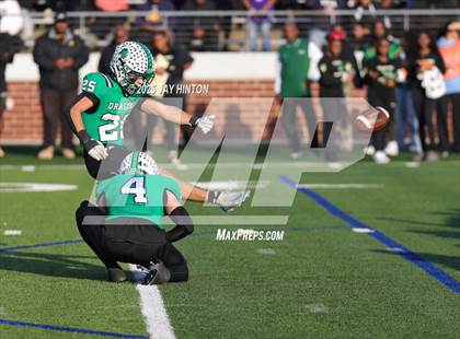 Thumbnail 2 in DeSoto @ Southlake Carroll (UIL 6A D2 Football Semifinal) photogallery.