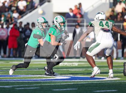Thumbnail 3 in DeSoto @ Southlake Carroll (UIL 6A D2 Football Semifinal) photogallery.