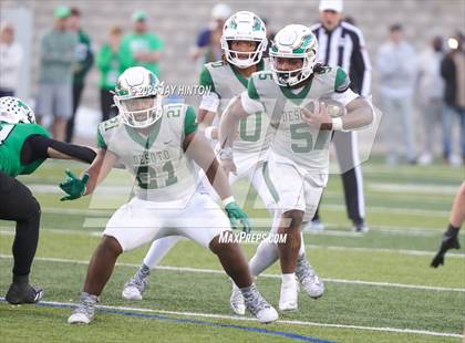 Thumbnail 3 in DeSoto @ Southlake Carroll (UIL 6A D2 Football Semifinal) photogallery.