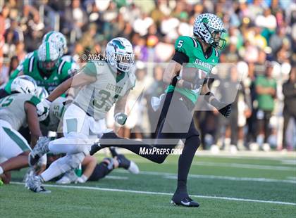 Thumbnail 3 in DeSoto @ Southlake Carroll (UIL 6A D2 Football Semifinal) photogallery.