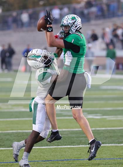 Thumbnail 2 in DeSoto @ Southlake Carroll (UIL 6A D2 Football Semifinal) photogallery.