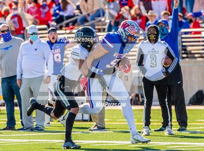 Thumbnail 2 in Steele vs. Westlake (UIL 6A Division 1 Quarterfinal) photogallery.