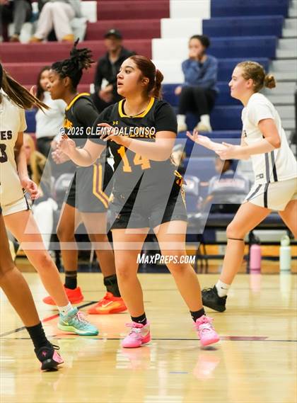 Thumbnail 3 in Sierra vs Dakota Ridge (Dakota Ridge Varsity Tournament) photogallery.