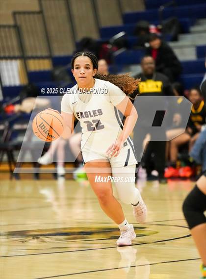 Thumbnail 3 in Sierra vs Dakota Ridge (Dakota Ridge Varsity Tournament) photogallery.