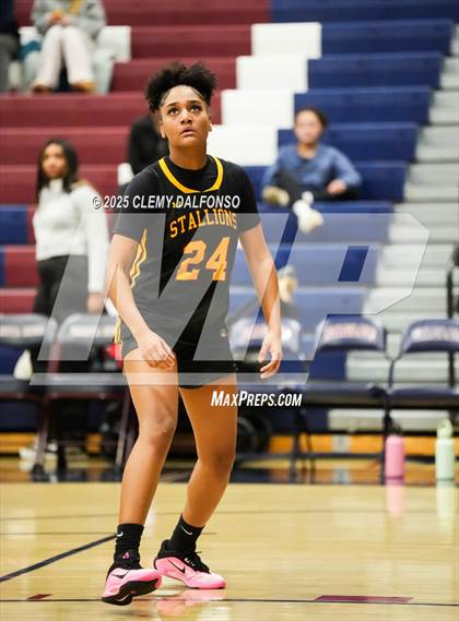 Thumbnail 3 in Sierra vs Dakota Ridge (Dakota Ridge Varsity Tournament) photogallery.