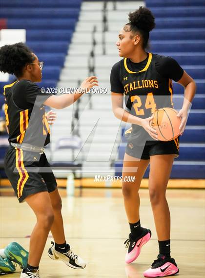 Thumbnail 2 in Sierra vs Dakota Ridge (Dakota Ridge Varsity Tournament) photogallery.