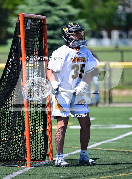 Thumbnail 1 in Masuk @ Daniel Hand (CIAC Class M Quarterfinal) photogallery.