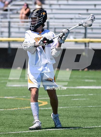 Thumbnail 1 in Masuk @ Daniel Hand (CIAC Class M Quarterfinal) photogallery.