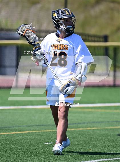 Thumbnail 2 in Masuk @ Daniel Hand (CIAC Class M Quarterfinal) photogallery.