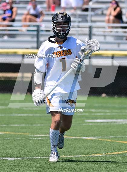 Thumbnail 3 in Masuk @ Daniel Hand (CIAC Class M Quarterfinal) photogallery.
