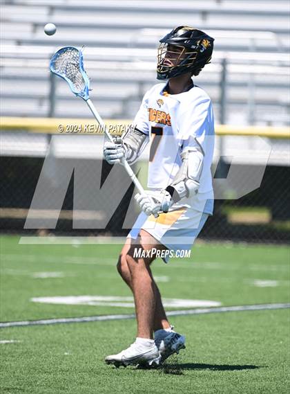 Thumbnail 2 in Masuk @ Daniel Hand (CIAC Class M Quarterfinal) photogallery.