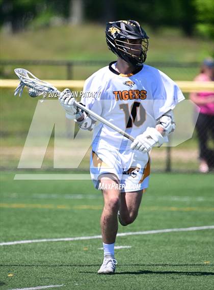 Thumbnail 1 in Masuk @ Daniel Hand (CIAC Class M Quarterfinal) photogallery.