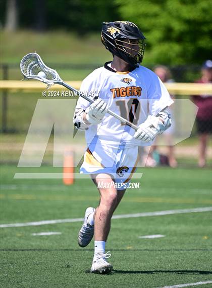 Thumbnail 1 in Masuk @ Daniel Hand (CIAC Class M Quarterfinal) photogallery.