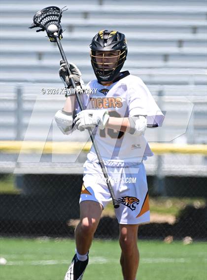 Thumbnail 3 in Masuk @ Daniel Hand (CIAC Class M Quarterfinal) photogallery.