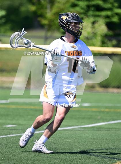 Thumbnail 1 in Masuk @ Daniel Hand (CIAC Class M Quarterfinal) photogallery.