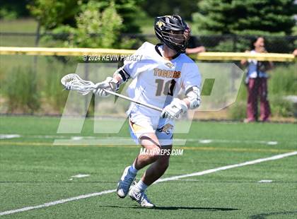 Thumbnail 3 in Masuk @ Daniel Hand (CIAC Class M Quarterfinal) photogallery.