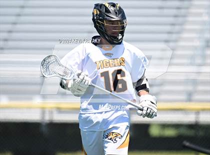 Thumbnail 1 in Masuk @ Daniel Hand (CIAC Class M Quarterfinal) photogallery.