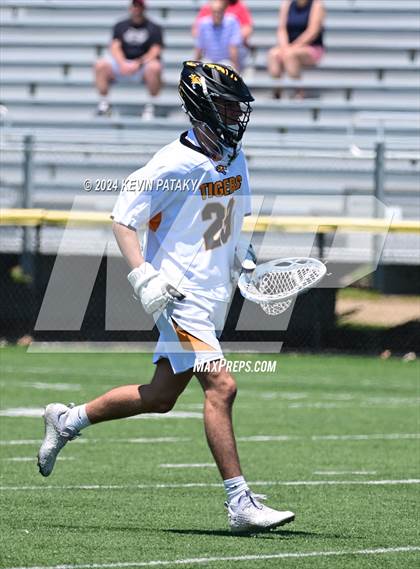 Thumbnail 3 in Masuk @ Daniel Hand (CIAC Class M Quarterfinal) photogallery.