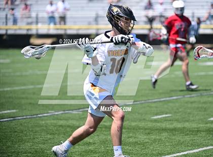Thumbnail 3 in Masuk @ Daniel Hand (CIAC Class M Quarterfinal) photogallery.
