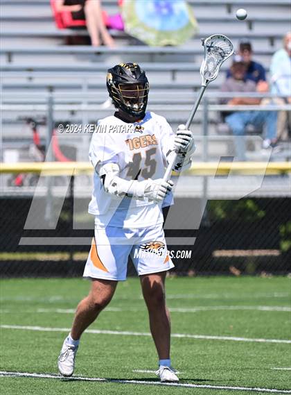 Thumbnail 1 in Masuk @ Daniel Hand (CIAC Class M Quarterfinal) photogallery.