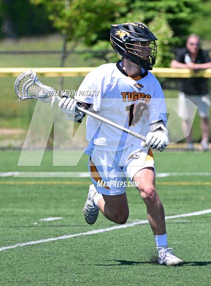 Thumbnail 1 in Masuk @ Daniel Hand (CIAC Class M Quarterfinal) photogallery.