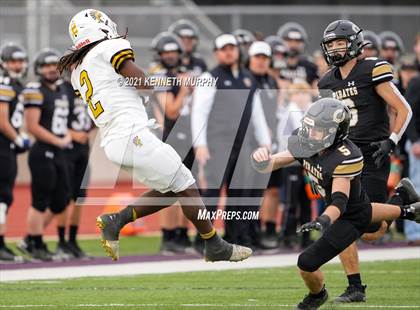 Thumbnail 2 in Crawford vs Italy UIL 2A D1 Regional Playoff photogallery.