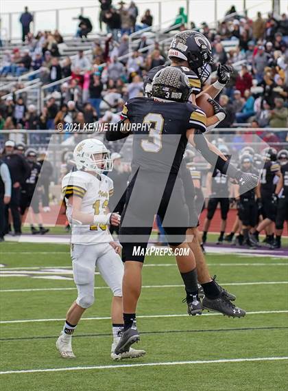 Thumbnail 1 in Crawford vs Italy UIL 2A D1 Regional Playoff photogallery.
