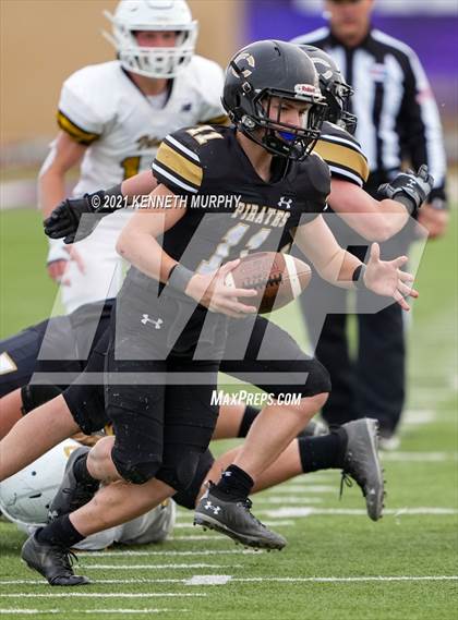 Thumbnail 2 in Crawford vs Italy UIL 2A D1 Regional Playoff photogallery.