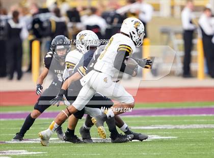 Thumbnail 1 in Crawford vs Italy UIL 2A D1 Regional Playoff photogallery.