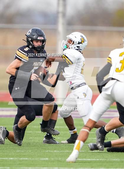 Thumbnail 3 in Crawford vs Italy UIL 2A D1 Regional Playoff photogallery.
