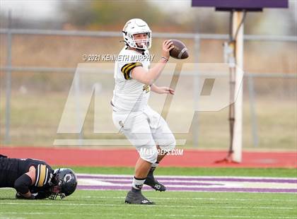 Thumbnail 3 in Crawford vs Italy UIL 2A D1 Regional Playoff photogallery.