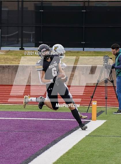 Thumbnail 3 in Crawford vs Italy UIL 2A D1 Regional Playoff photogallery.