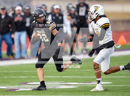 Thumbnail 2 in Crawford vs Italy UIL 2A D1 Regional Playoff photogallery.