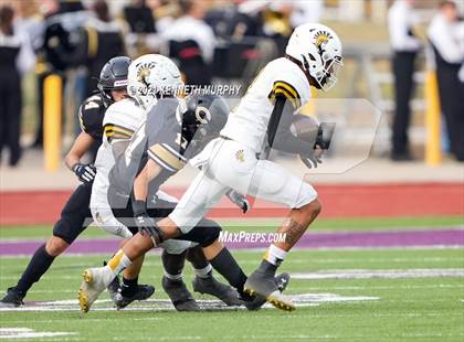 Thumbnail 2 in Crawford vs Italy UIL 2A D1 Regional Playoff photogallery.