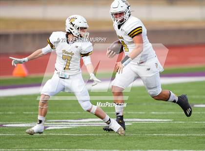 Thumbnail 2 in Crawford vs Italy UIL 2A D1 Regional Playoff photogallery.