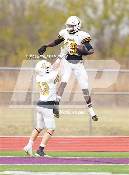 Thumbnail 2 in Crawford vs Italy UIL 2A D1 Regional Playoff photogallery.