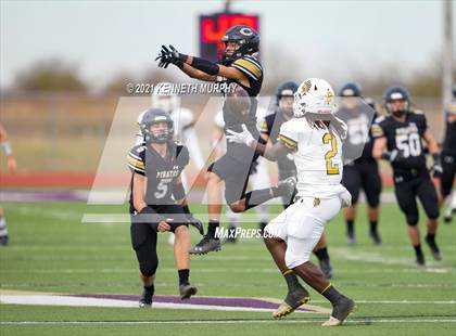 Thumbnail 1 in Crawford vs Italy UIL 2A D1 Regional Playoff photogallery.