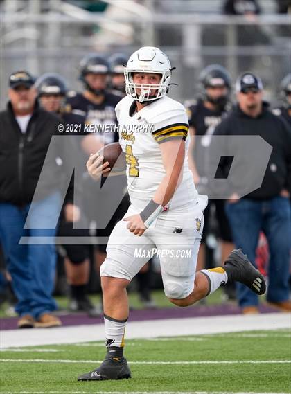 Thumbnail 1 in Crawford vs Italy UIL 2A D1 Regional Playoff photogallery.