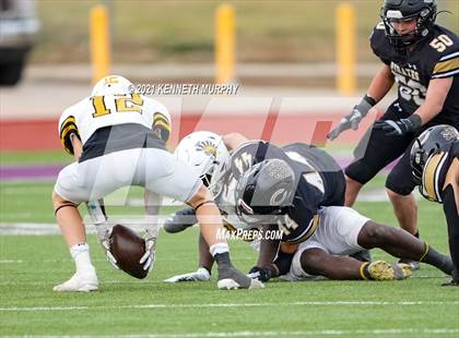 Thumbnail 1 in Crawford vs Italy UIL 2A D1 Regional Playoff photogallery.