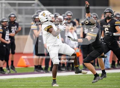 Thumbnail 1 in Crawford vs Italy UIL 2A D1 Regional Playoff photogallery.