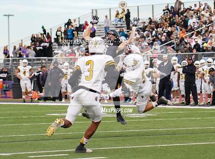 Thumbnail 3 in Crawford vs Italy UIL 2A D1 Regional Playoff photogallery.
