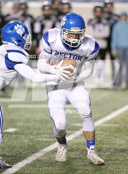 Thumbnail 2 in Izard County vs. Rector (AAA 8 Man Final) photogallery.