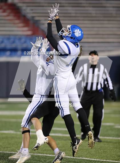 Thumbnail 3 in Izard County vs. Rector (AAA 8 Man Final) photogallery.