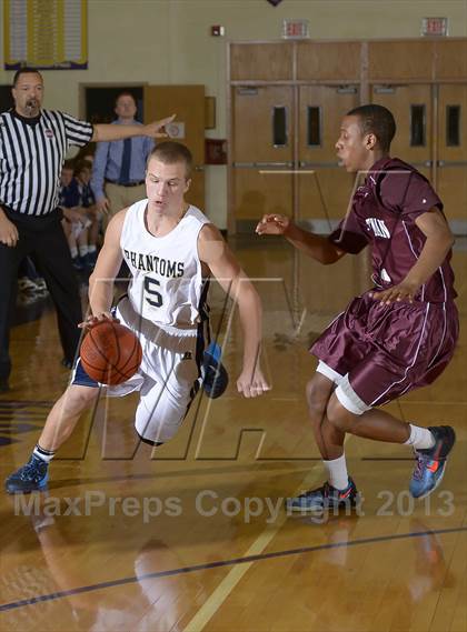 Thumbnail 2 in Bayport-Blue Point vs Walt Whitman (Islip Holiday Tournament Final) photogallery.