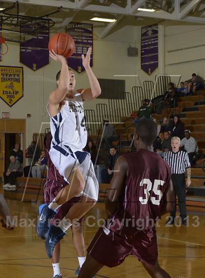 Thumbnail 3 in Bayport-Blue Point vs Walt Whitman (Islip Holiday Tournament Final) photogallery.