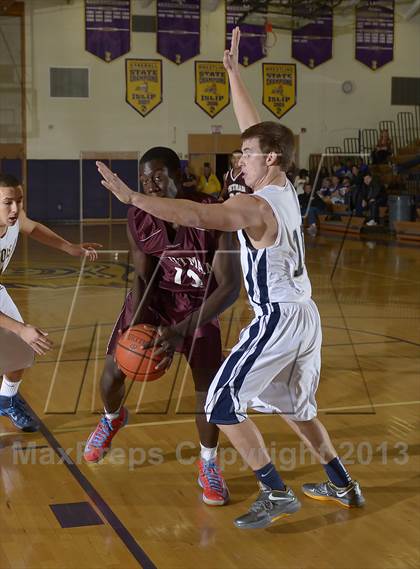Thumbnail 3 in Bayport-Blue Point vs Walt Whitman (Islip Holiday Tournament Final) photogallery.